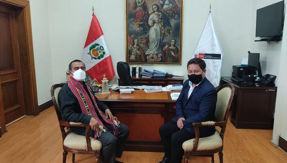 El primer ministro, Guido Bellido, junto al titular de MTPE, Iber Maraví. (Foto: @GuidoPuka)