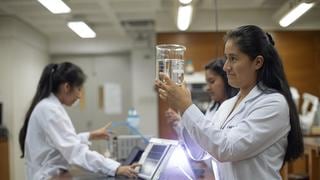Becas Mujeres en Ciencias: Pronabec dará dos oportunidades de ganar a las jóvenes postulantes 