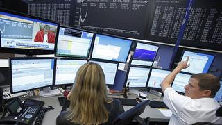 Bolsas europeas bajan presionadas por tensiones comerciales