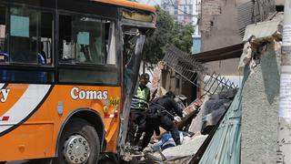 Lince: Bus choca y se empotra contra vivienda multifamiliar en Av. Canevaro | VIDEO
