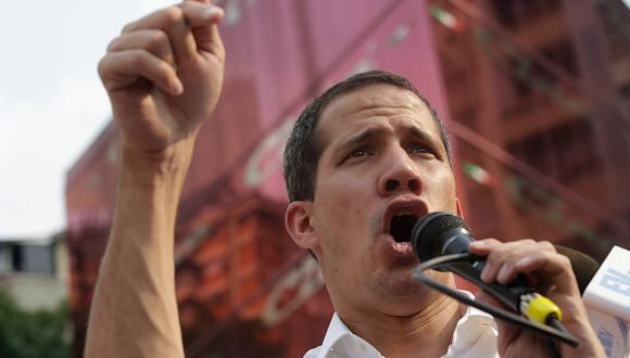Juan Guaidó sostuvo que las Fuerzas Armadas debían colocarse "del lado de Venezuela" y "recuperar el honor". (Foto: Getty)