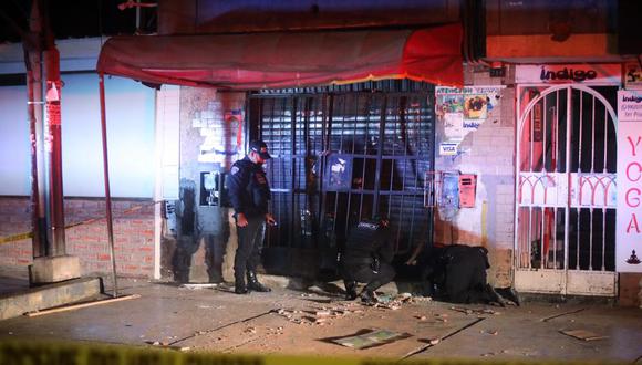 Dueña de tienda de productos importados denunció que extorsionadores detonaron explosivos en la puerta de su negocio en Los Olivos. | Foto: César Grados/@photo.GEC