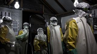 EE.UU. anuncia que dos tratamientos contra el ébola aumentan la supervivencia