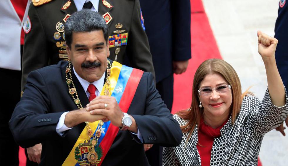 Maduro y su esposa, Cilia Flores. (Reuters)
