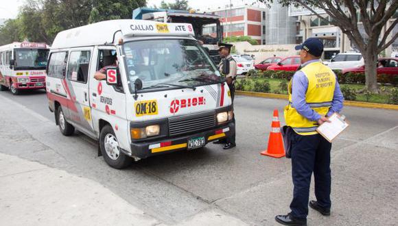 Municipalidad de Lima envió a 10 cústers de Orión al depósito por multas impagas. (Difusión)