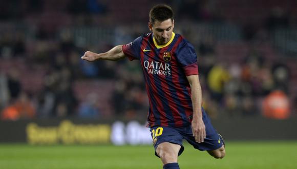 OVACIONADO. ‘Lío’ Messi desató la locura en el Camp Nou. (AFP)