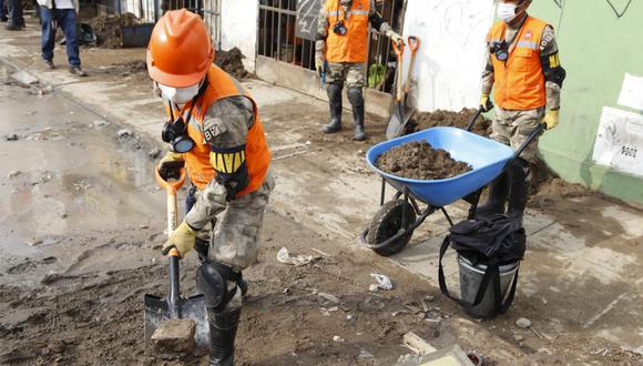 Personal del Ejército y Marina ejecutan trabajos de limpieza y remoción de escombros. (Foto: Twitter Marina de Guerra/Ejército)