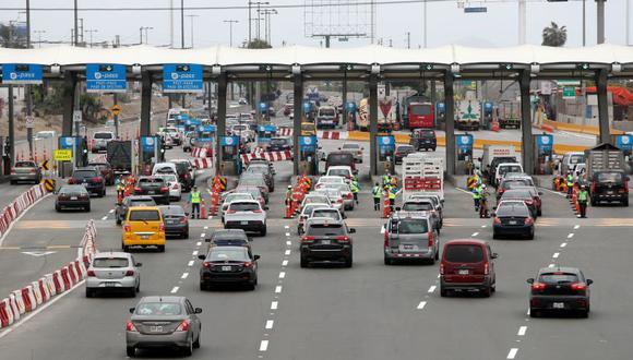 La Policía Nacional calculó que unos 170 mil vehículos saldrán de Lima durante el Año Nuevo. (Imagen referencial/Archivo)