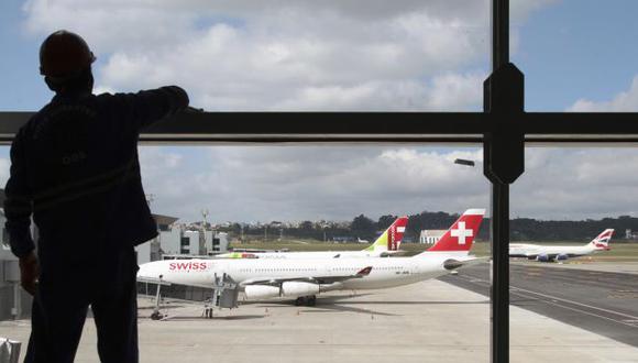 Los aeropuertos brasileños recibirán a unos 3,7 millones de pasajeros durante el Mundial. (Reuters)