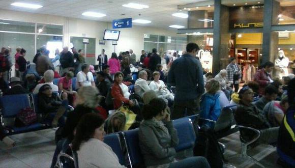 Pasajeros varados por retraso de vuelos en el Cusco. (Facebook)