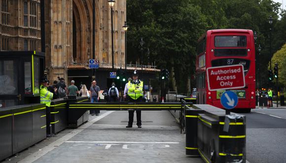 El ataque presenta muchas similitudes con el perpetrado en marzo de 2017 por un británico convertido al islam que arrolló a peatones con su vehículo antes de apuñalar a un policía. (Foto: Reuters)