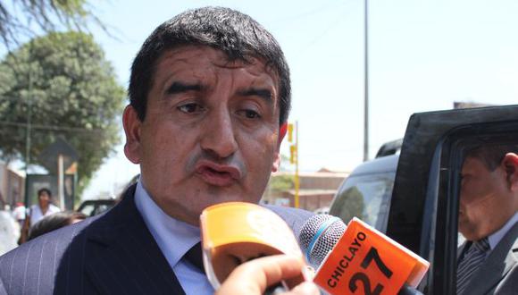 Humberto Acuña no asiste al juicio oral en su contra sería declarado reo contumaz.