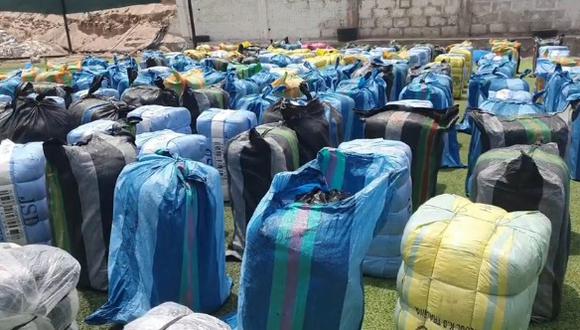 En total 320 fardos de ropa tenían como destino la ciudad de Lima.