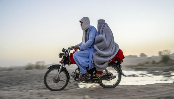 Los talibanes no han atacado físicamente a las mujeres que estudian o trabajan en Kandahar (sur), según varios testimonios.(Foto: Bulent KILIC / AFP)
