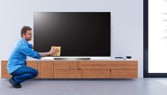 Limpia periódicamente la pantalla de los televisores para que no se acumule el polvo o generen manchas. (Foto: Difusión)