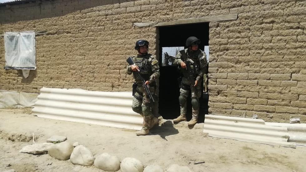 Agentes desalojan a familias invasoras en Ferreñafe