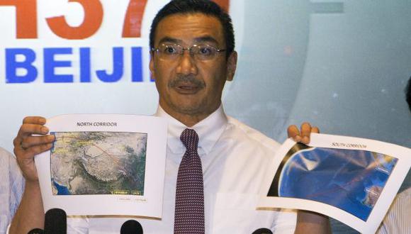 Ministro Hishamudin Husein informó que la búsqueda de avión malasio se amplió. (EFE)
