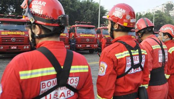 Municipalidad de Ate amenaza con desalojar a bomberos de Salamanca. (Perú21)