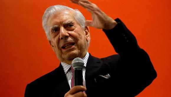 Mario Vargas Llosa señala que durante el actual confinamiento puede leer 10 horas al día (GEC).