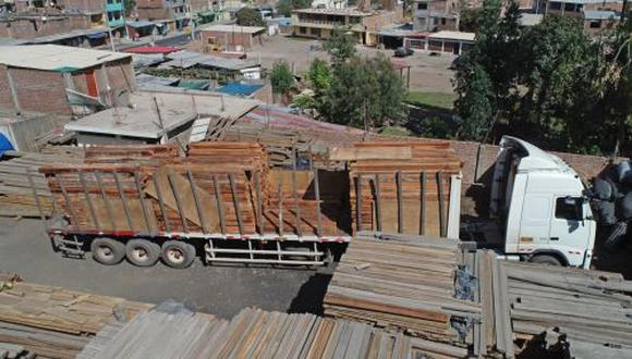 Intervienen camión procedente de Ucayali con 15 mil tablares de dudosa procedencia. (Foto: Andina)