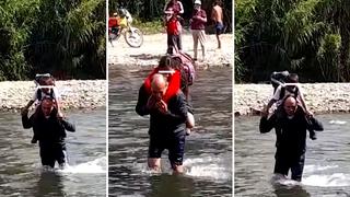 Pasco: Profesor arriesga su vida para trasladar por un río a sus alumnos al colegio