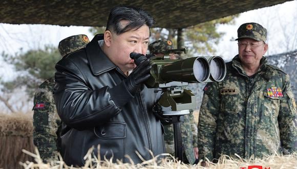 Régimen de Kim Jong-un planearía ataques contra embajadas surcoreanas. (Foto de KCNA VIA KNS / AFP)