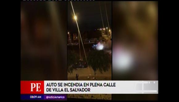 Queman carro en Villa El Salvador. (América Noticias)