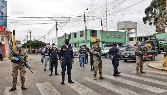 Los militares y policías son los encargados de hacer cumplir el toque de queda en el Perú. (GEC)