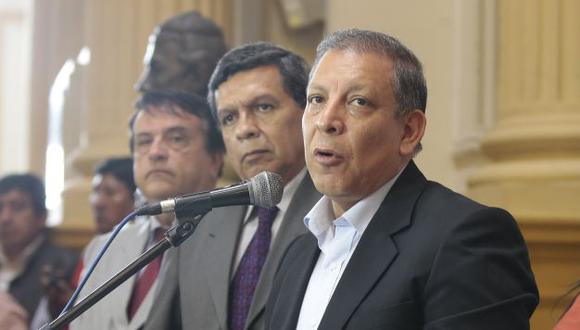Fricciones. Enfrentamientos en el Frente Amplio por Marco Arana se agudizan. (Atoq Ramón/Perú21)