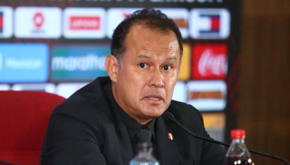 Juan Reynoso debutará en septiembre al mando de la selección peruana.  Foto: FPF.