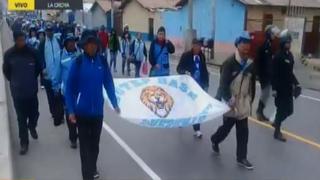 Docentes en huelga restringen tránsito en La Oroya [VIDEO]