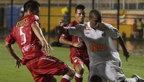 Los chiclayanos cayeron anoche por 2-0 ante el Santos. (AP)