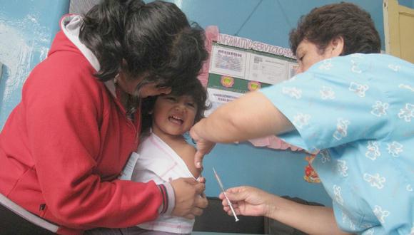 PROTECCIÓN. Piden a padres que lleven a vacunar a sus hijos. (Perú21)