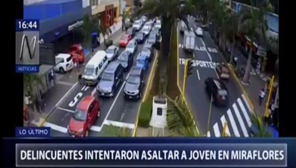 Las cámaras de seguridad registraron la balacera desatada esta tarde en la avenida José Pardo. (Canal N)