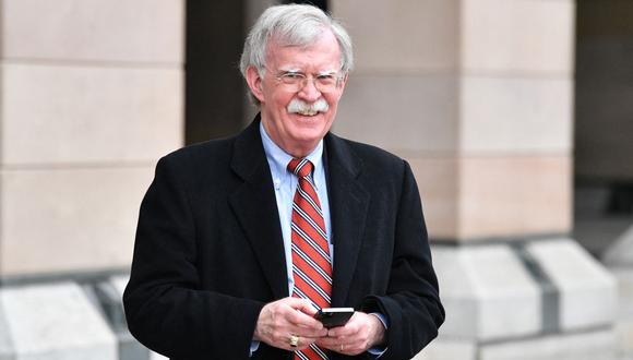 El ex asesor de Seguridad Nacional de EE. UU., John Bolton, sonríe en Westminster, Londres, el 16 de noviembre de 2021. (Foto de JUSTIN TALLIS / AFP)
