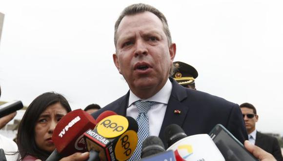 Ministro de Defensa confirma que hay militares implicados en el robo de fusiles en cuartel de Iquitos. (Perú21)