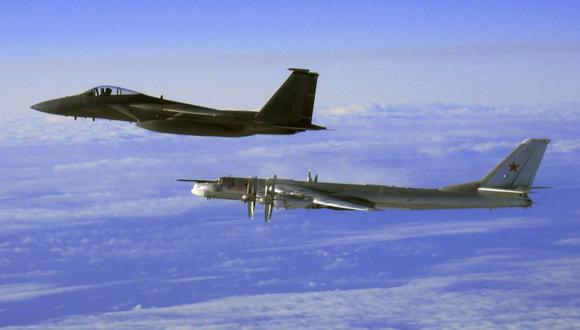 Cazas de Estados Unidos interceptan bombarderos rusos frente costa de Alaska. (AP)