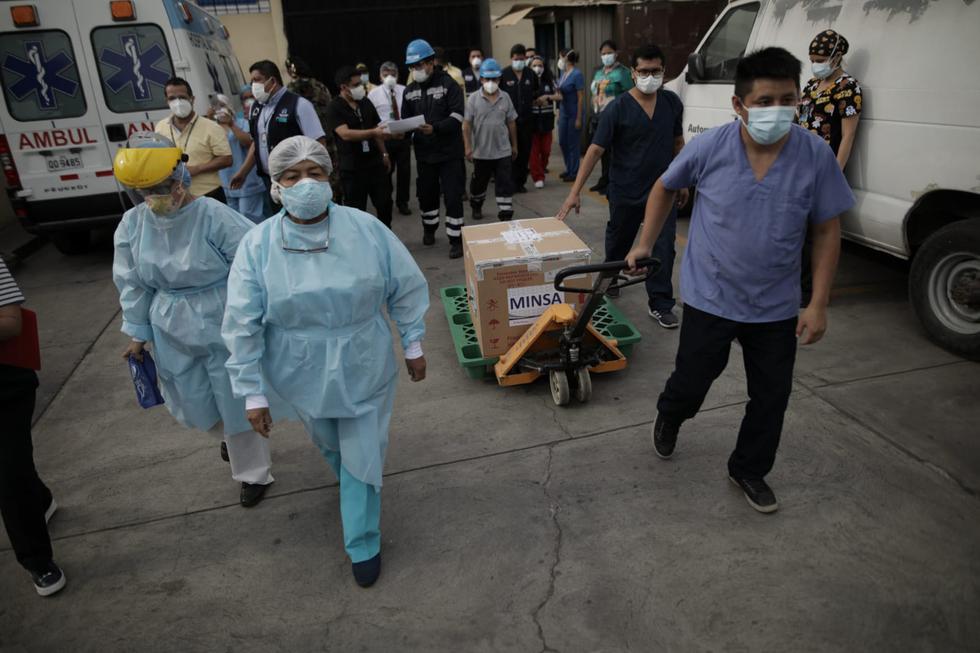 1200 vacunas se entregaron en el Hospital Dos de mayo el primer lote de vacunas Sinopharm.  Fotos: (Anthony Niño de Guzmán / @photo.gec)