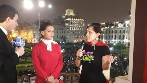 La actriz Mónica Sánchez y la periodista Claudia Cisneros mostraron su rechazo a la corrupción. (Perù21)