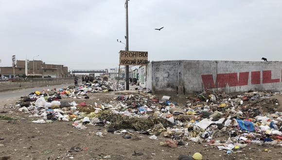 La basura está acumulada nuevamente en las calles de José Leonardo Ortiz.