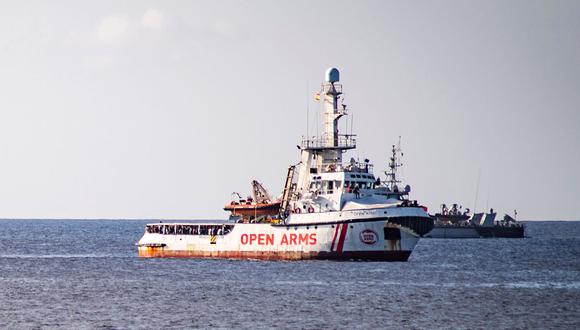 Barco "Open Arms" recibió la autorización del gobierno español de desembarcar en el puerto de Algeciras. (Foto: AFP)