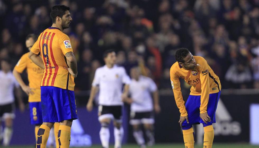 Barcelona igualó 1-1 con Valencia y sigue de líder de la Liga española. (AP)