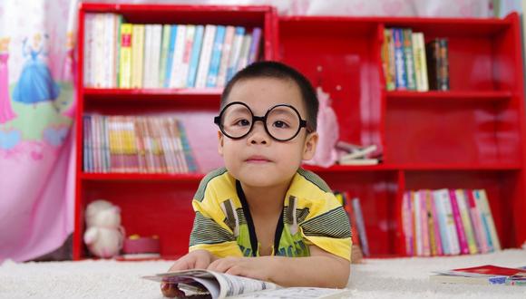 La lectura es un hábito que debemos cultivarles desde niños, para que de adultos forme parte de su día a día. (Foto: Pixabay)