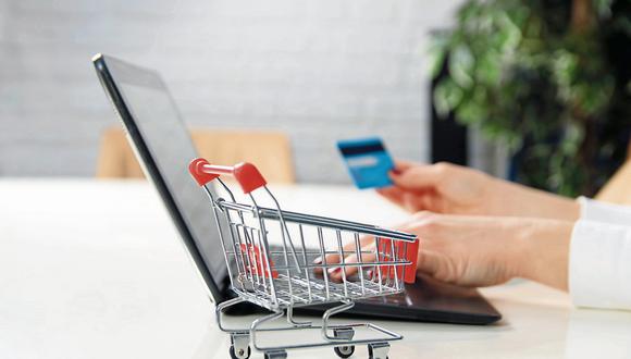 El estudio de AMI indica que el 56% de peruanos prefiere el smartphone para realizar una compra en línea, mientras que un 44% utilizan las laptops o computadoras para la transacción. (Foto: iStock)