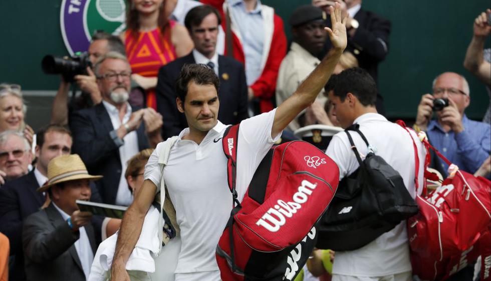 Roger Federer perdió ante Milos Raonic en la semifinal de Wimbledon. (AP)