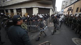 Un equipo policial de la Dinoes ingresó a la Plaza Bolivar del Congreso [VIDEO]