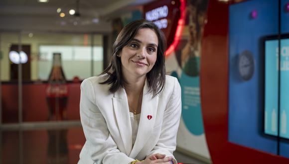 Sandra Alencastre, directora de Asuntos Públicos de Coca-Cola, explica cómo la transnacional está enfrentando la pandemina del coronavirus. (Foto: Coca-Cola)