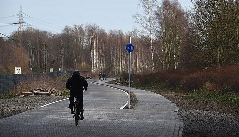 Alemania: Abren primer tramo de ciclovía de 100 kilómetros que conectará 10 ciudades del país. (AFP)