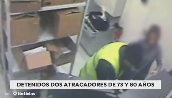 Los atracadores entraban en los bancos de España vestidos con ropa reflectante y usando elementos de disfraces. (Foto: Captura)