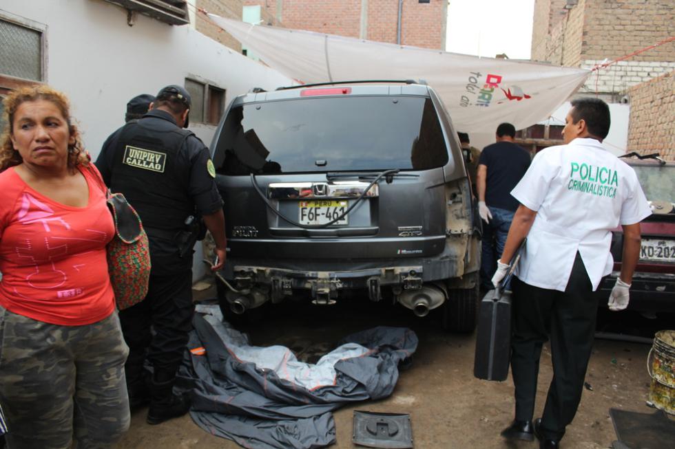 PNP allanó cochera con vehículos y autopartes robadas en el Callao. (PNP)